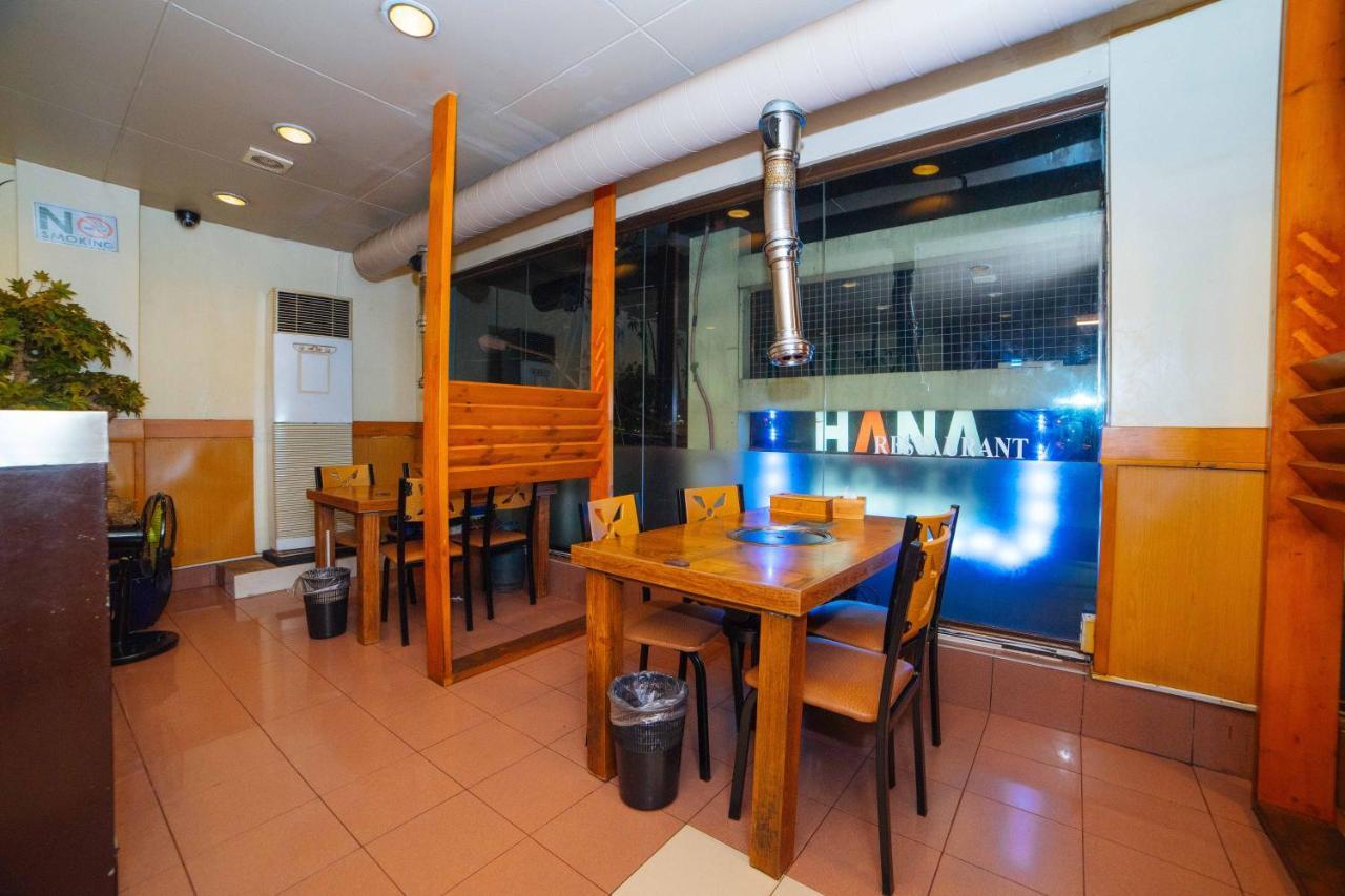 Reddoorz @ Fields Avenue Angeles City Zewnętrze zdjęcie